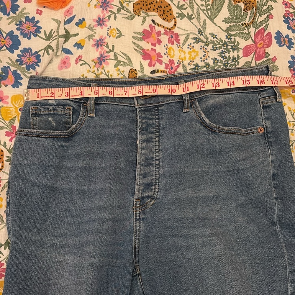 Old Navy Extra High Rise Boot Cut Jeans - Picture 9 of 9